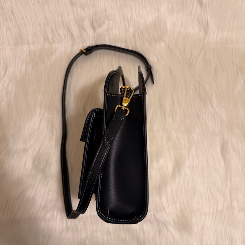 Burberry 黑白熊貓皮加布雙用方包（Pocket bag）-3
