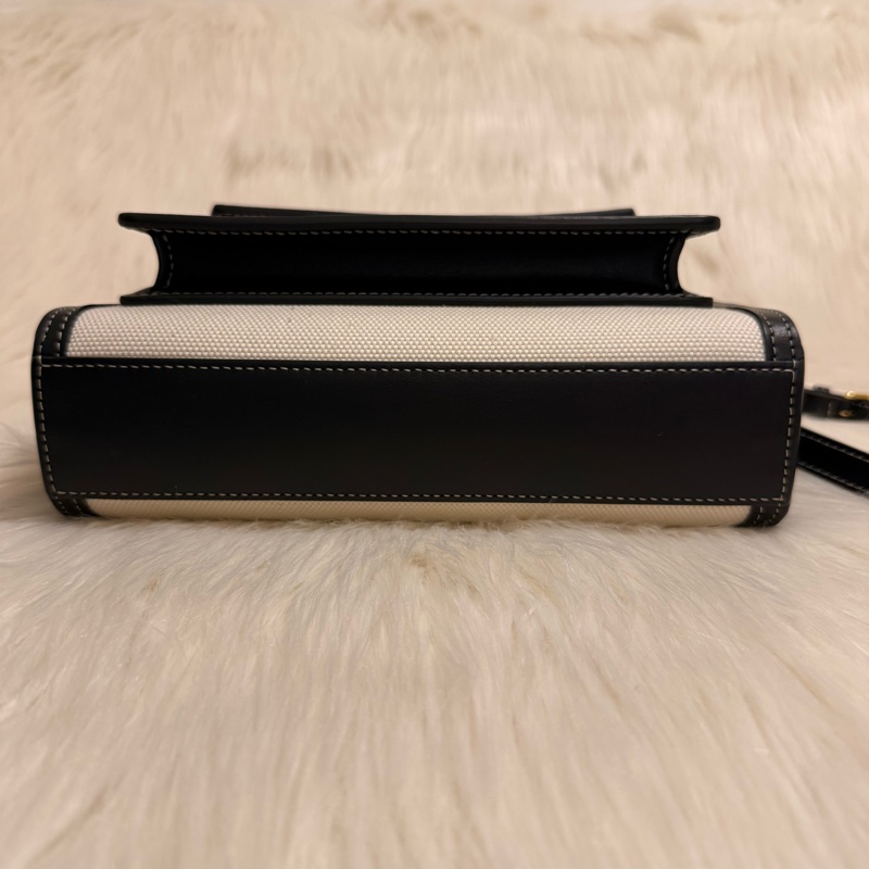 Burberry 黑白熊貓皮加布雙用方包（Pocket bag）-5