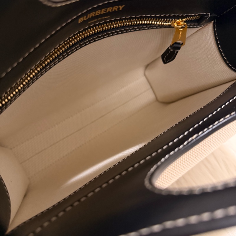 Burberry 黑白熊貓皮加布雙用方包（Pocket bag）-6