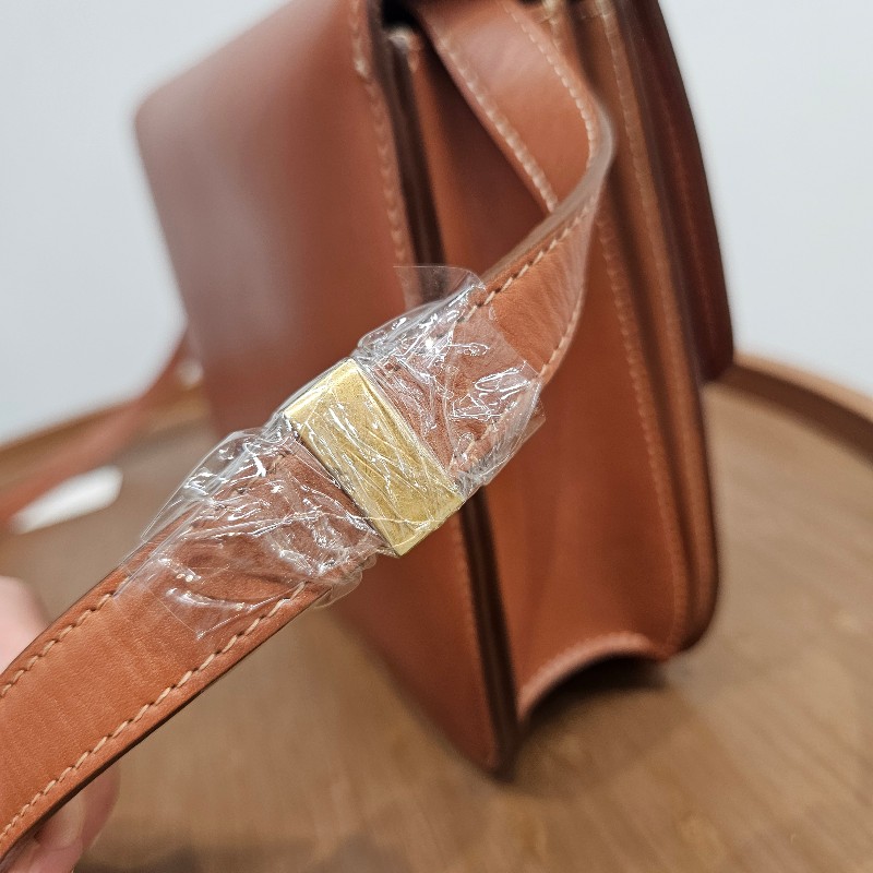 CELINE Classic Box Bag Medium焦糖金扣-3