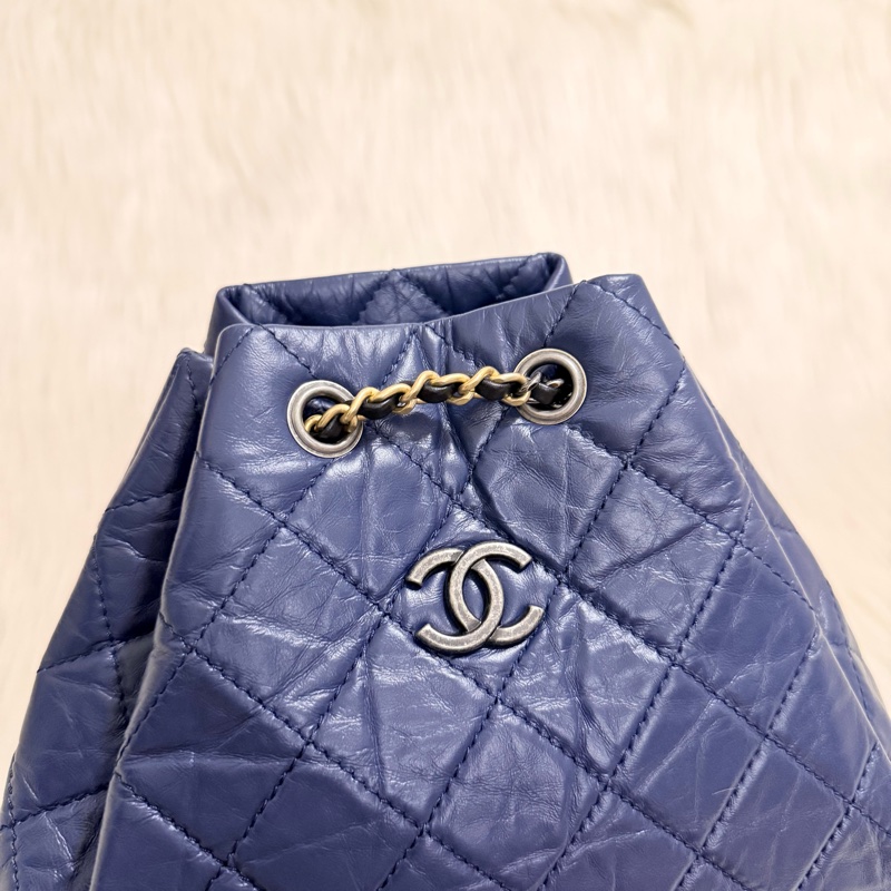 CHANEL深藍加黑雙肩流浪包-8
