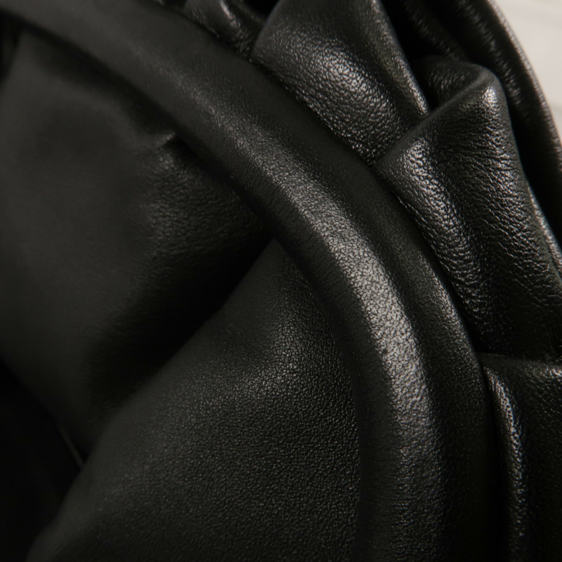 BOTTEGA VENETA 牛皮皮革Clutch Bag手拿包-12