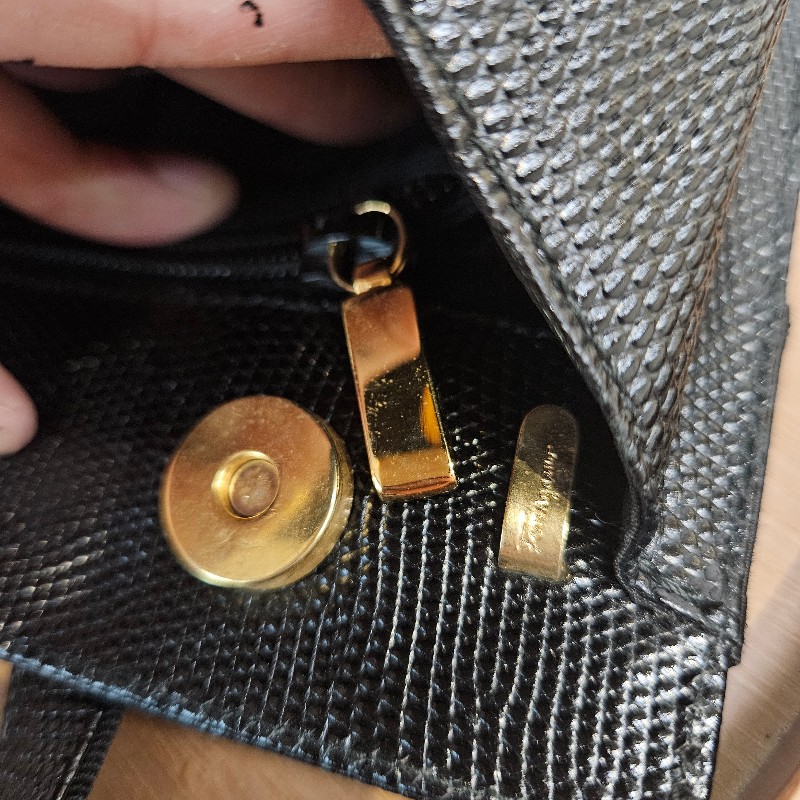 Ferragamo 蜥蜴皮黑色手挽袋-8