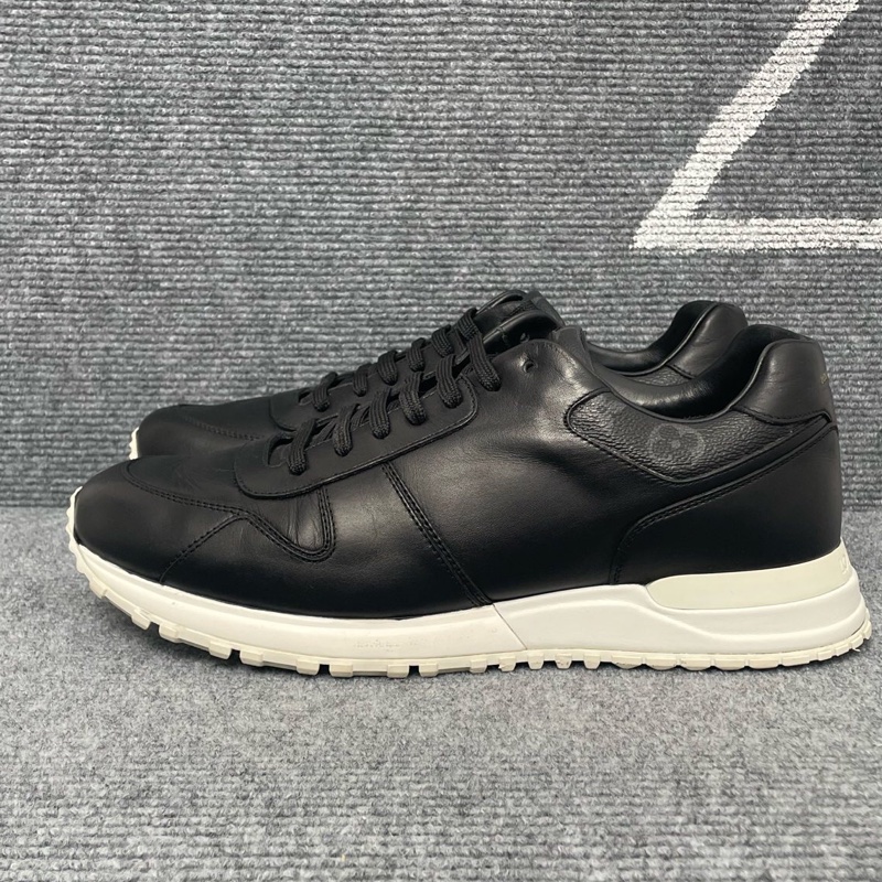 Louis Vuitton 路易威登 黑色皮面老花運動鞋40.5碼-0