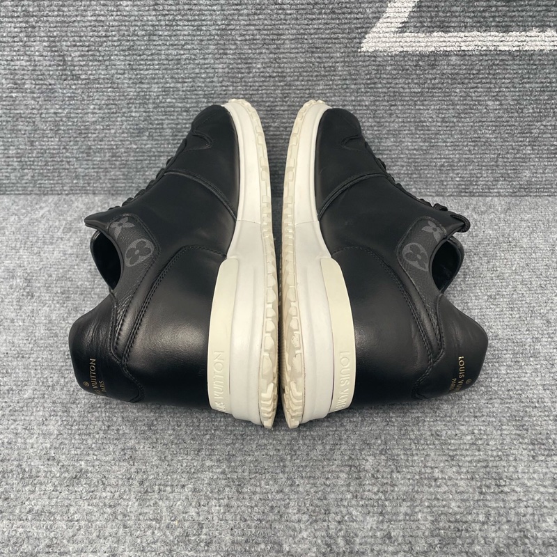 Louis Vuitton 路易威登 黑色皮面老花運動鞋40.5碼-3