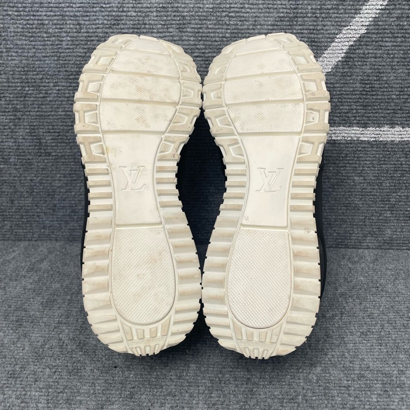 Louis Vuitton 路易威登 黑色皮面老花運動鞋40.5碼-6