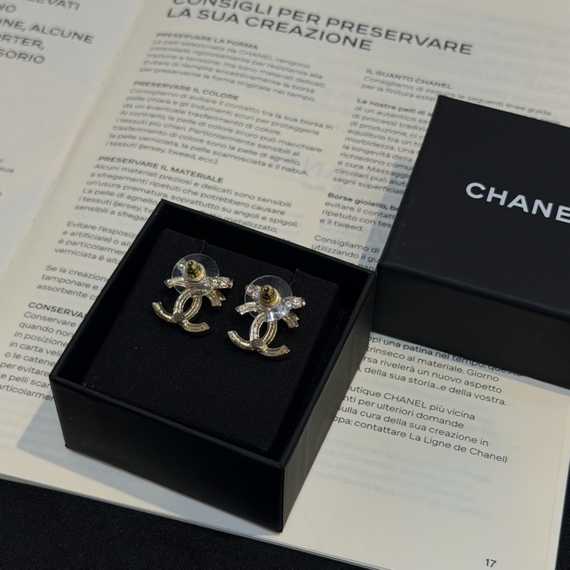 CHANEL淡金蝴蝶結水鑽雙C耳環-4