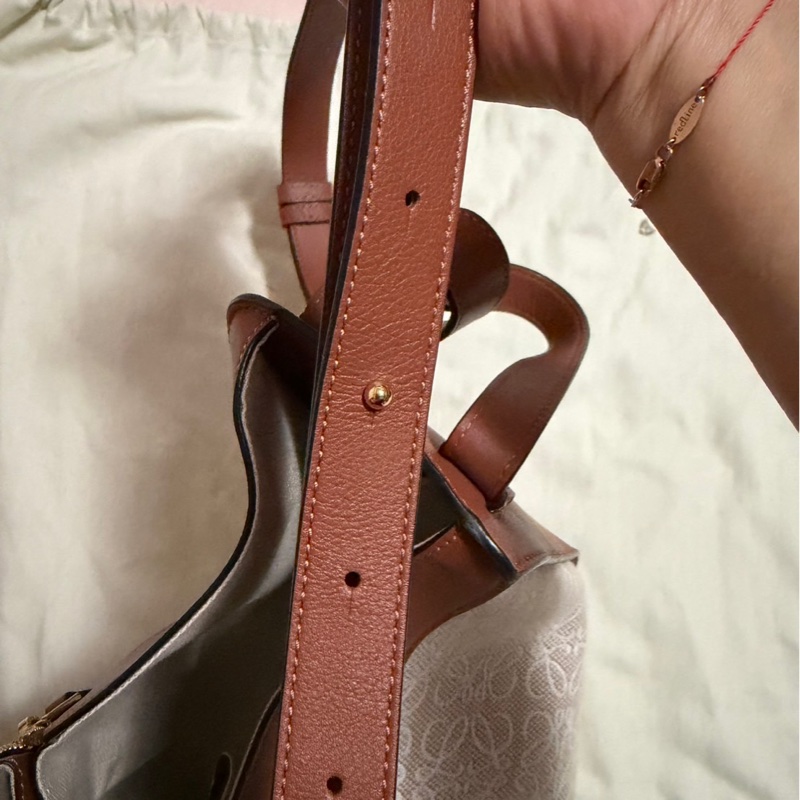 Loewe提花布大號吊床包-13