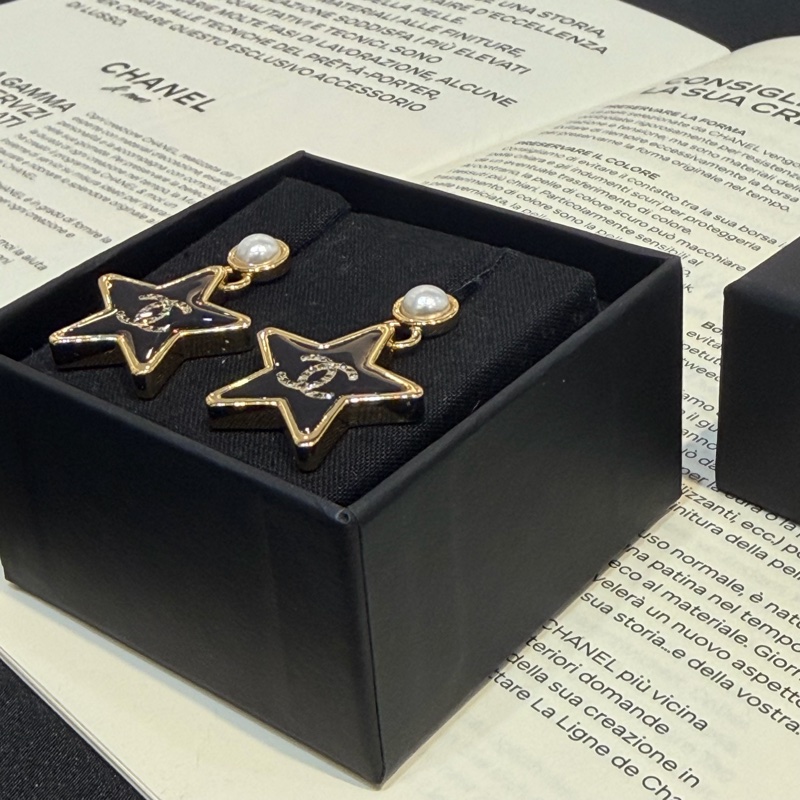 CHANEL金色珍珠拚黑琺瑯星星垂墜耳環-3