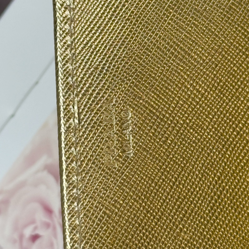 Prada 金色長銀包-3