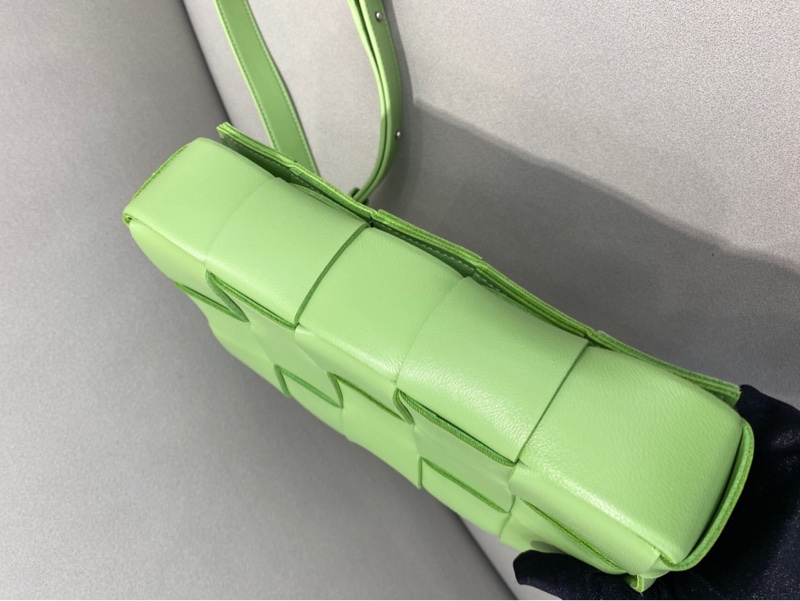 99新Bottega Veneta葆蝶家豆腐包 牛油果色 男女同款-2