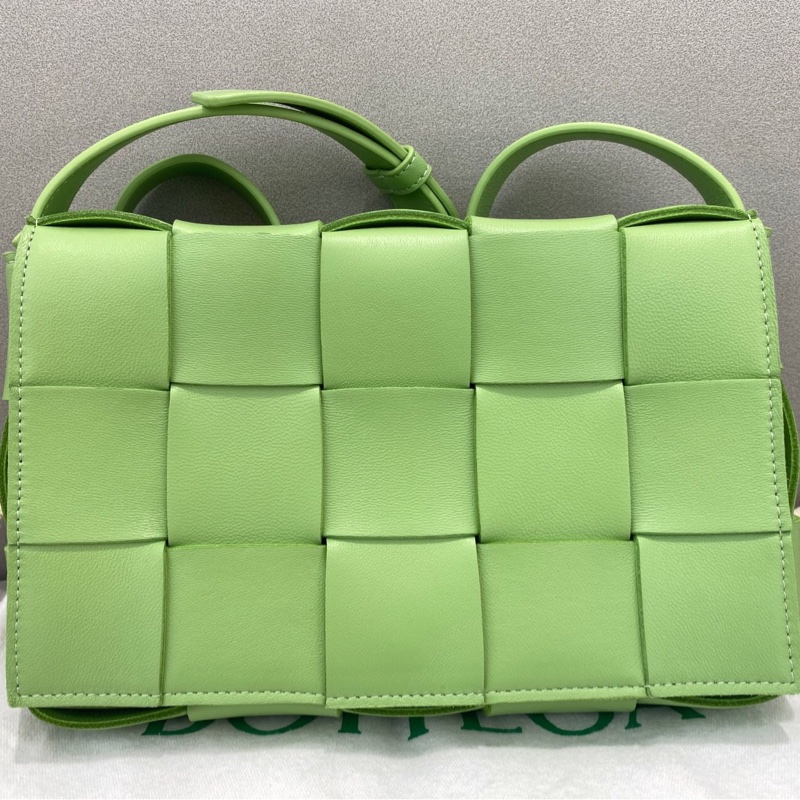 99新Bottega Veneta葆蝶家豆腐包 牛油果色 男女同款-8
