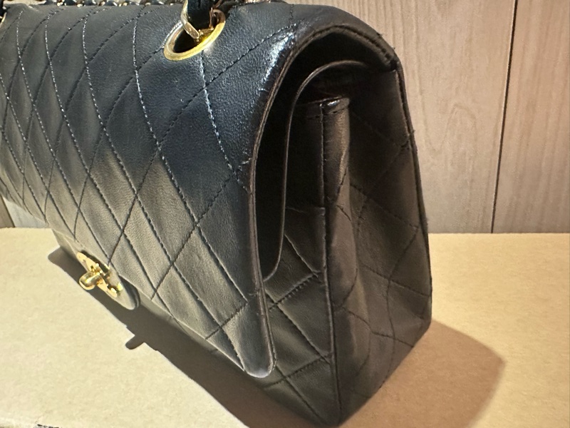 【極美古董珍藏】CHANEL Vintage 25cm 黑金雙蓋口蓋包 24K金雙C釦(經典黑羊皮/雙鏈)-4