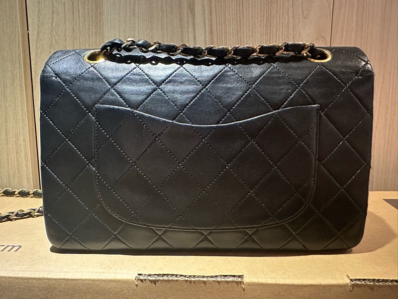 【極美古董珍藏】CHANEL Vintage 25cm 黑金雙蓋口蓋包 24K金雙C釦(經典黑羊皮/雙鏈)-1