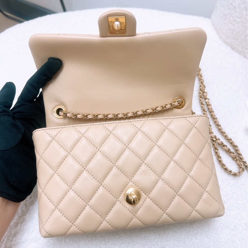 Chanel flap 20 奶茶色翻蓋包 可調節手柄-9