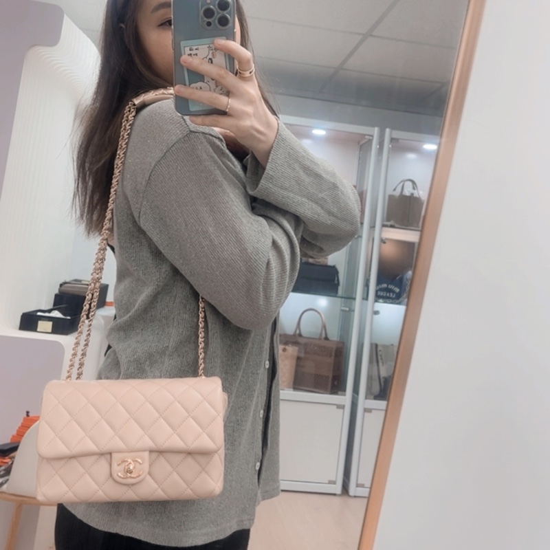 Chanel flap 20 奶茶色翻蓋包 可調節手柄-11