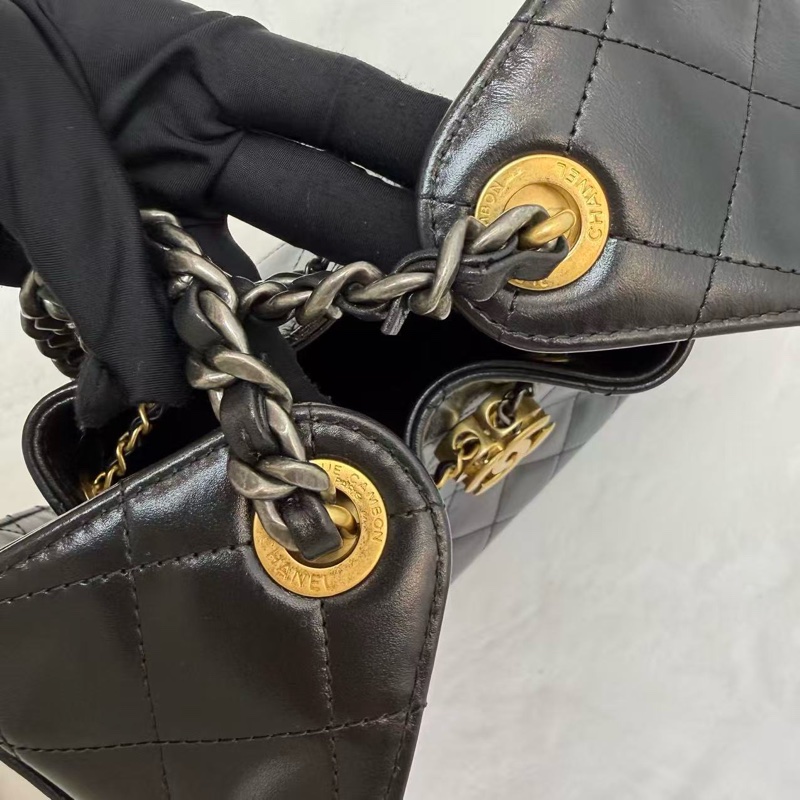 CHANEL香奈兒 25Bag Hobo 小號 黑金 亮面折紋小牛皮-6