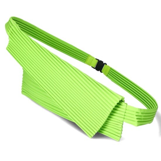 ⁠【專櫃正品】HOMME PLISSÉ ISSEY MIYAKE 幾何縐褶斜跨包（亮眼螢光綠）-0