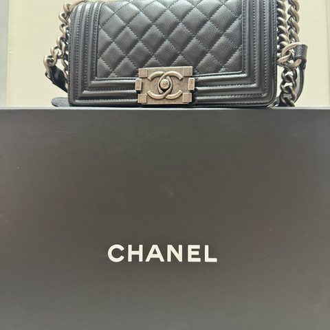 Chanel Boy 銀扣 20cm