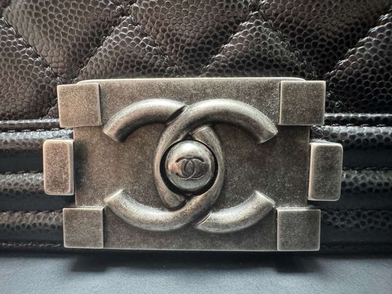 Chanel Boy 銀扣 20cm-2