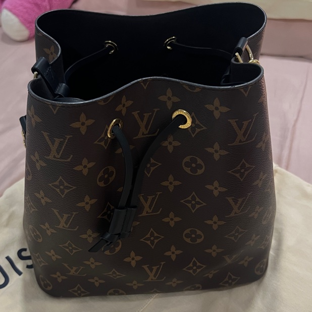 LV 老花黑內裡水桶包-7
