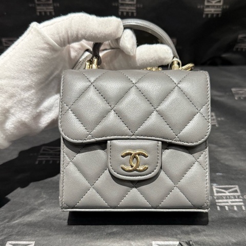 CHANEL香奈兒22A灰色金扣手柄mini小廢包鏈條包 芯片款11cm。