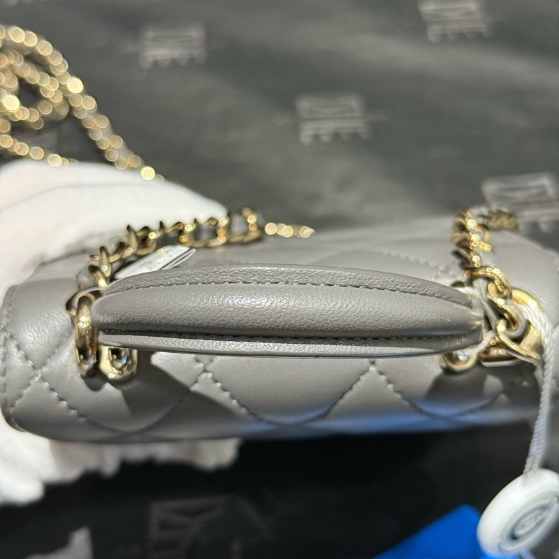 CHANEL香奈兒22A灰色金扣手柄mini小廢包鏈條包 芯片款11cm。-8