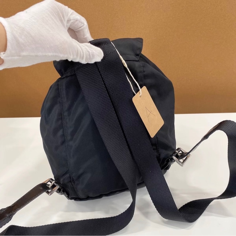 Prada黑銀降落傘尼龍雙肩包背包小號-6