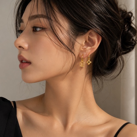 914intheair精品代購『裸件閒置』Lv Louis Vuitton Blooming 垂墜耳環 老花logo 不對稱耳環
