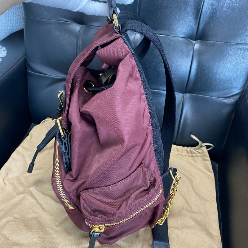 BURBERRY 暗紅色尼龍後背包30*25 99新配件塵袋-2