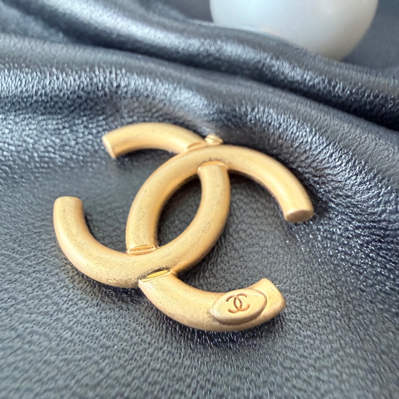 CHANEL✨25S 黑金珍珠蝴蝶結斜背包手拿包鏈條包 晚宴包鏈條可拆 台灣購證-33