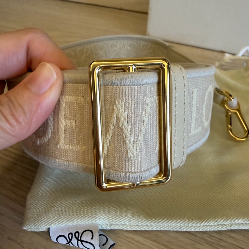 Loewe 品牌帆布肩背帶 米白色-3