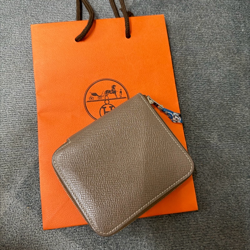 愛馬仕 Hermes SilkIn 大象灰拉鍊絲巾短夾錢包-0