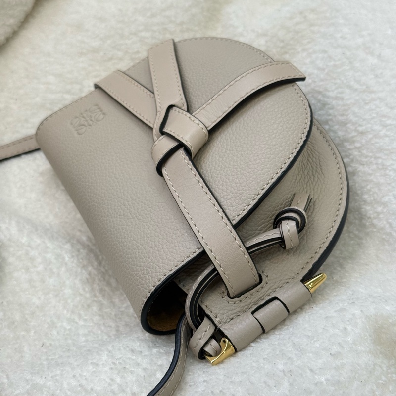 Loewe mini gate 燕麥色-3
