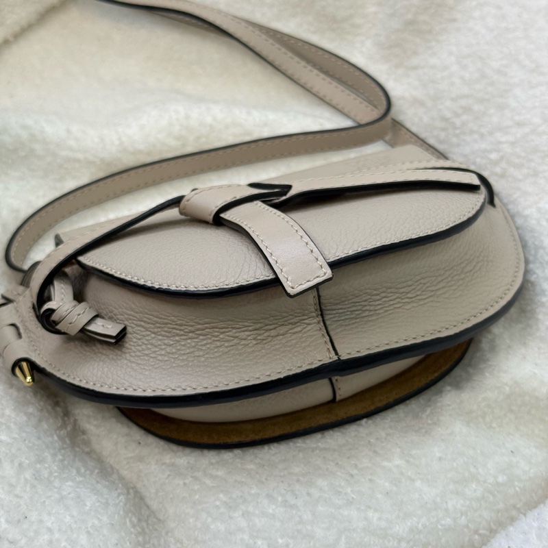 Loewe mini gate 燕麥色-4