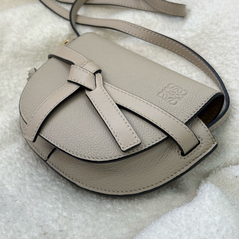 Loewe mini gate 燕麥色-5