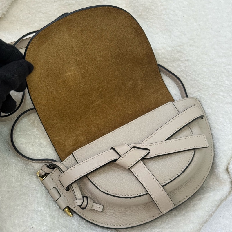 Loewe mini gate 燕麥色-7