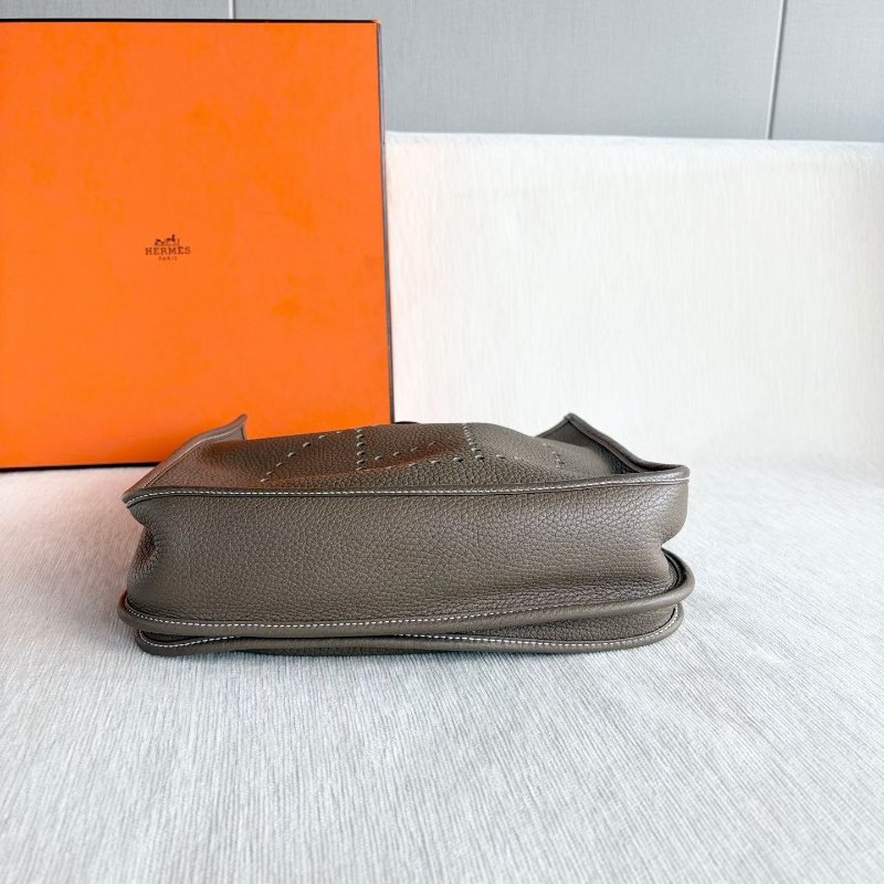 Hermes evelyne29 大象灰 金扣 TC皮 29*29*8 99新配件肩帶 購證 說明書-5
