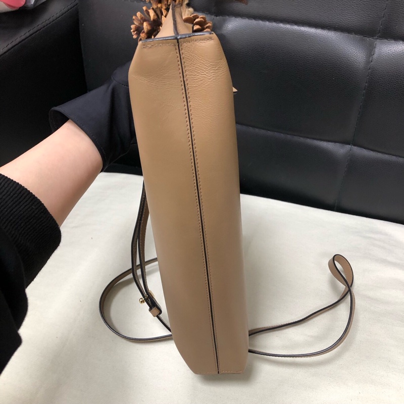 Loewe 羅意威 奶茶色手包斜挎包 年份看編碼-4
