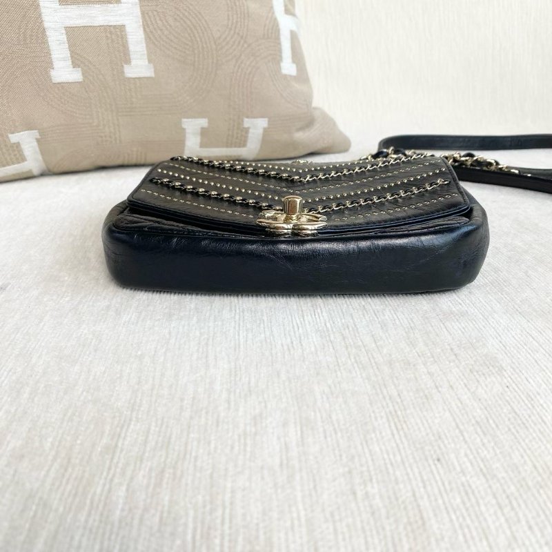 Chanel 黑金多鏈條季節款方胖子 牛皮 17*14*3 98新配件塵袋-4