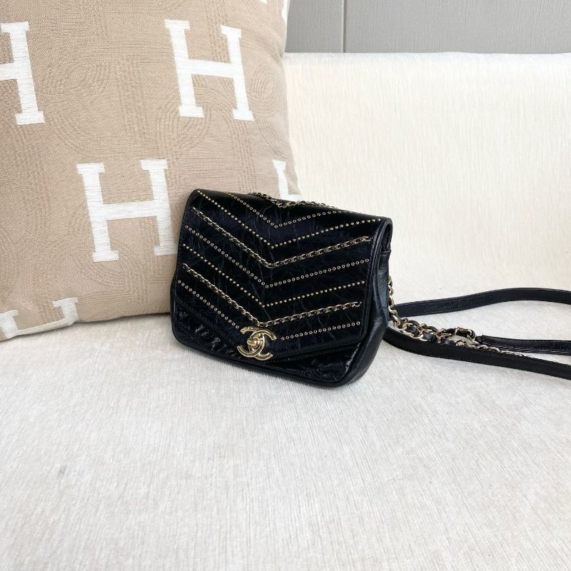 Chanel 黑金多鏈條季節款方胖子 牛皮 17*14*3 98新配件塵袋-5