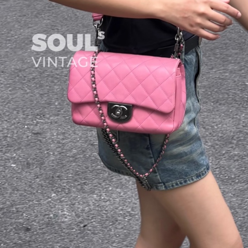 Chanel • Cf 限量款櫻花粉鎖頭鏈條流浪包 3Way-2