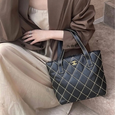 Chanel • 黑金外縫線牛皮Vivian 薇薇安 全配🈶盒