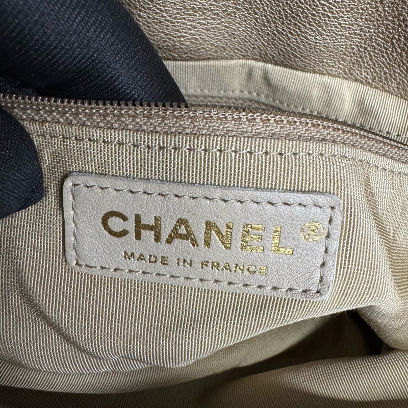 Chanel香奈兒 香檳金全皮機場南瓜包 鐳射17開-14