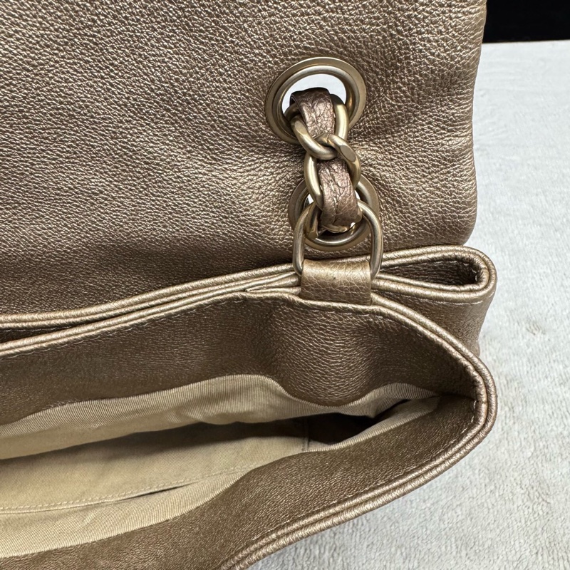 Chanel香奈兒 香檳金全皮機場南瓜包 鐳射17開-17