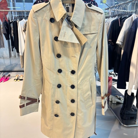 Burberry 博柏利經典大衣，蜂蜜色，意大利製造