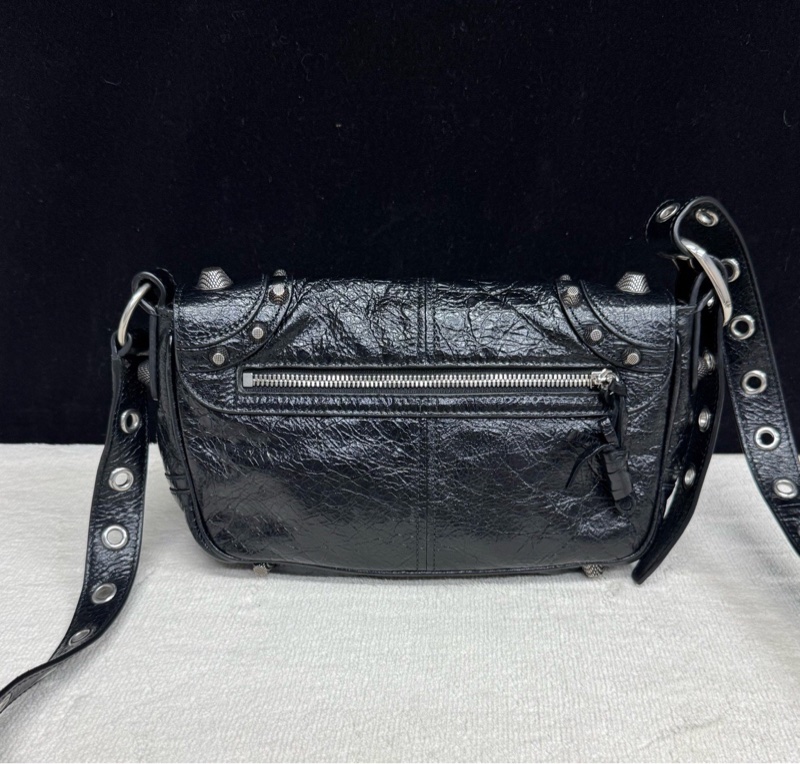 Balenciaga巴黎世家 黑銀油蠟皮Le Cagole機車包-1