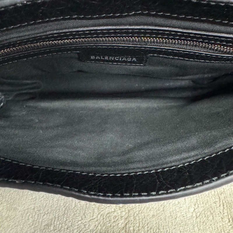 Balenciaga巴黎世家 黑銀油蠟皮Le Cagole機車包-5