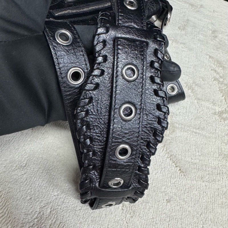 Balenciaga巴黎世家 黑銀油蠟皮Le Cagole機車包-6