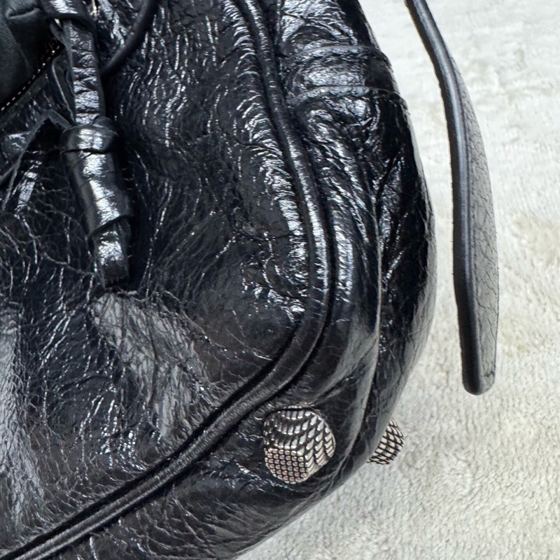 Balenciaga巴黎世家 黑銀油蠟皮Le Cagole機車包-12